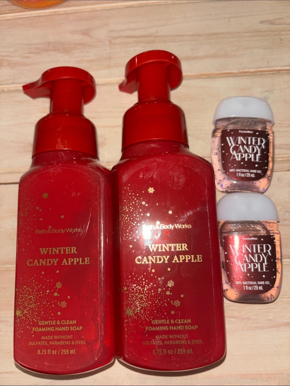 BBW Winter Candy Apple Gentle Foaming Hand Soap and hand sanitizer (1020)
